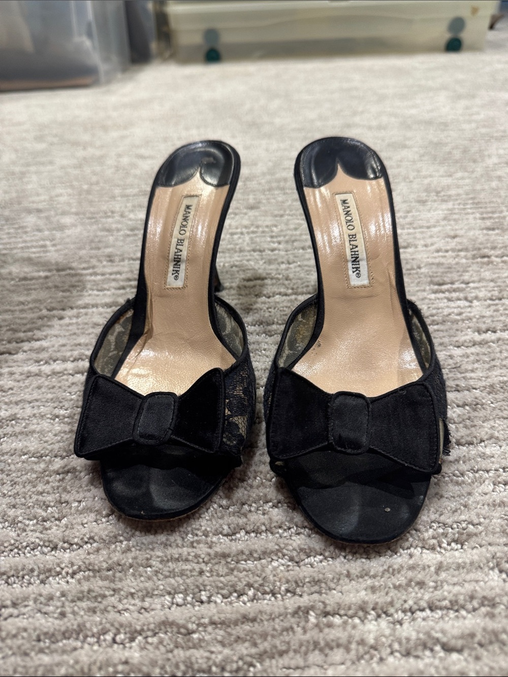Manolo Blahnik Black Lace Bow Peep-Toe Mules EU 41 – Flaw